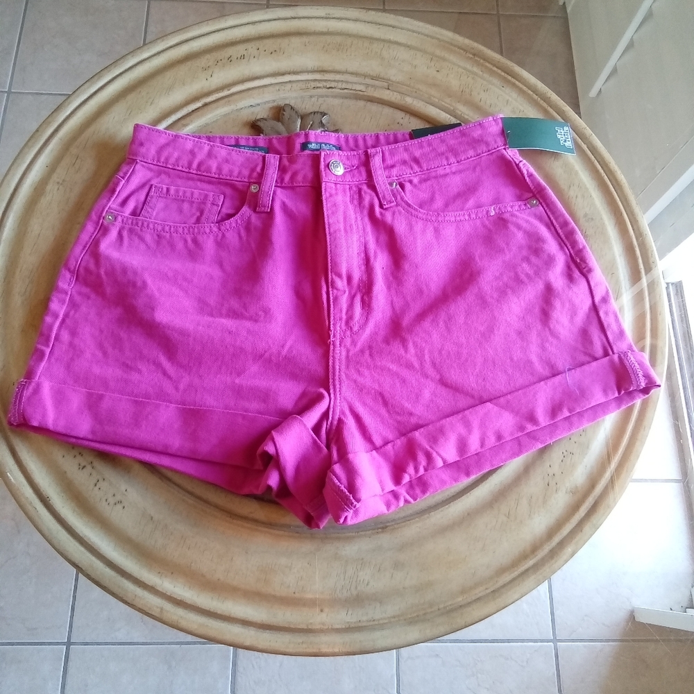Wild Fable Jeans Short, highest rise Mom shorts Size 10/30R Color Pink